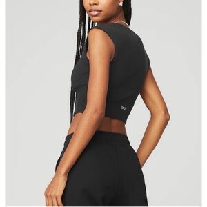 Alo Black Sleeveless Sweetheart Crop Top